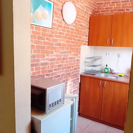 Апартаменти Laura 2 *