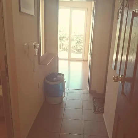 Laura 2 * פרימורסקו