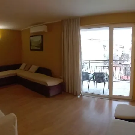 Laura 2 פרימורסקו